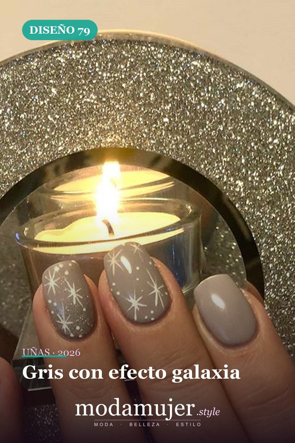 Gris con efecto galaxia — Las 85 mejores ideas grises para uñas que te encantarán