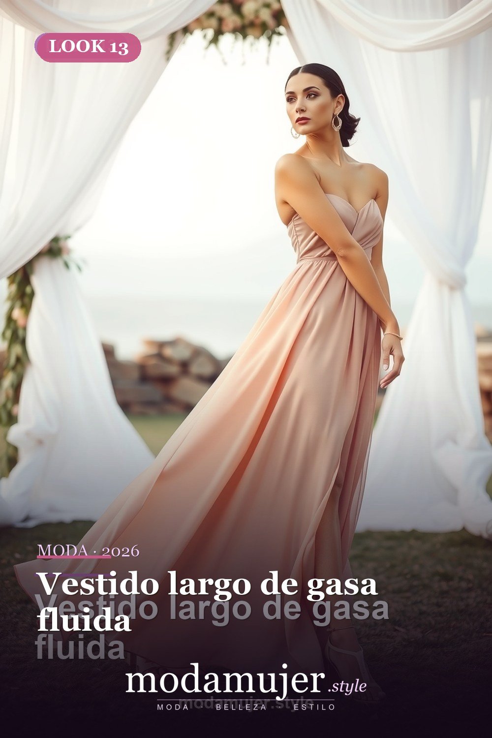 Vestido largo de gasa fluida — 30 looks de fiesta para mujer en 2026: ideas para eventos y noche