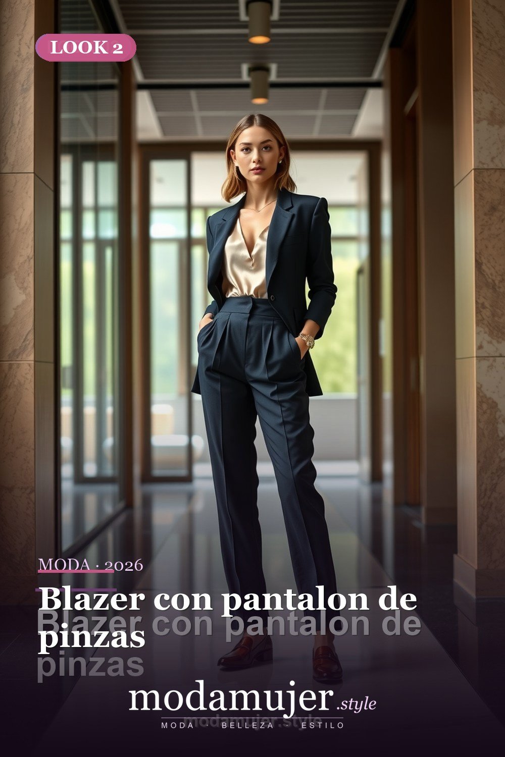 Blazer con pantalon de pinzas — 30 looks de oficina para mujer en 2026: ideas elegantes para trabajar