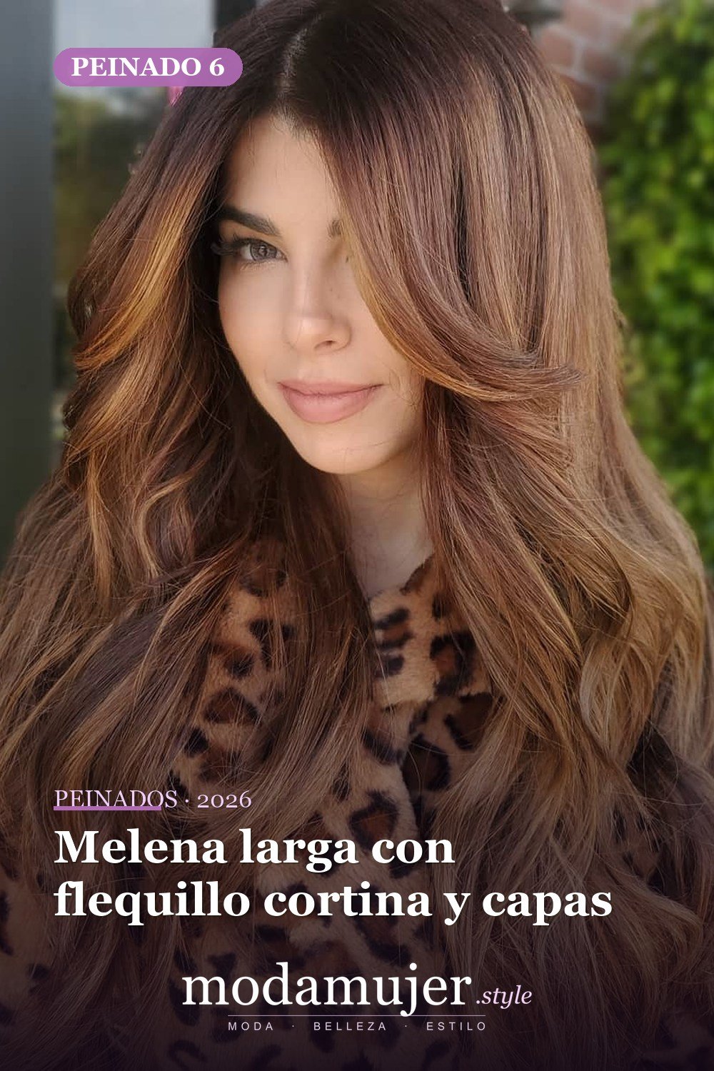 Melena larga con flequillo cortina y capas — Los 49 mejores cortes de pelo en capas y peinados para 2026