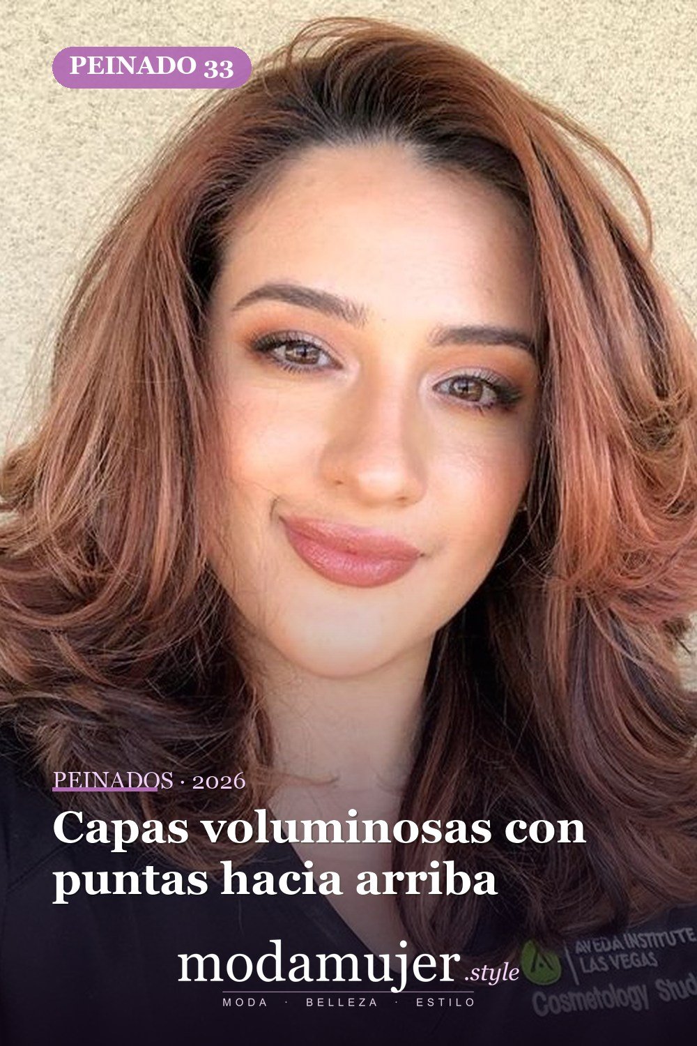 Capas voluminosas con puntas hacia arriba — Los 49 mejores cortes de pelo en capas y peinados para 2026