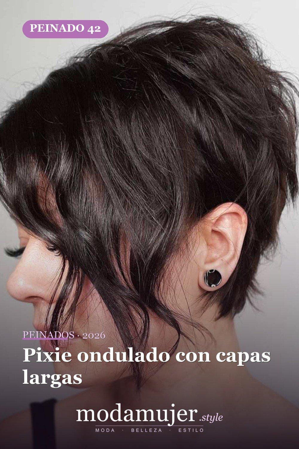 Pixie ondulado con capas largas — Los 49 mejores cortes de pelo en capas y peinados para 2026