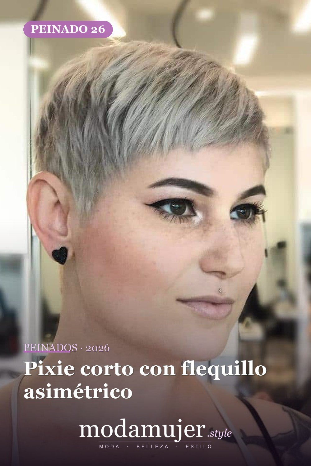 Pixie corto con flequillo asimétrico — Los 50 mejores cortes de pelo para caras cuadradas que definitivamente funcionan