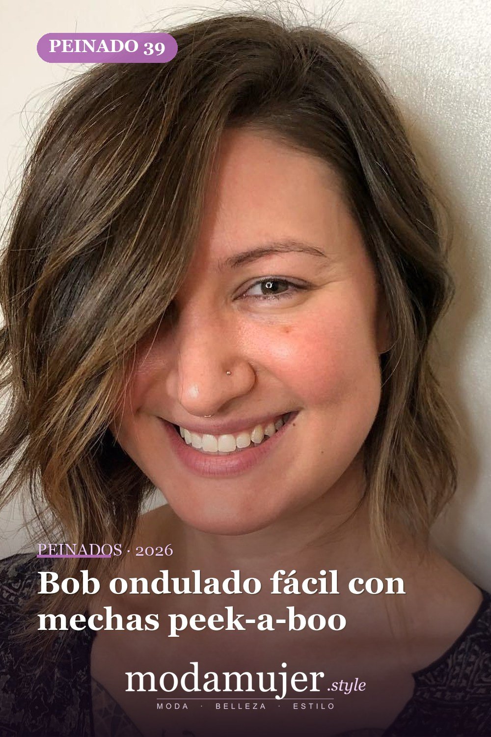 Bob ondulado fácil con mechas peek-a-boo — Los 50 mejores cortes de pelo para caras cuadradas que definitivamente funcionan