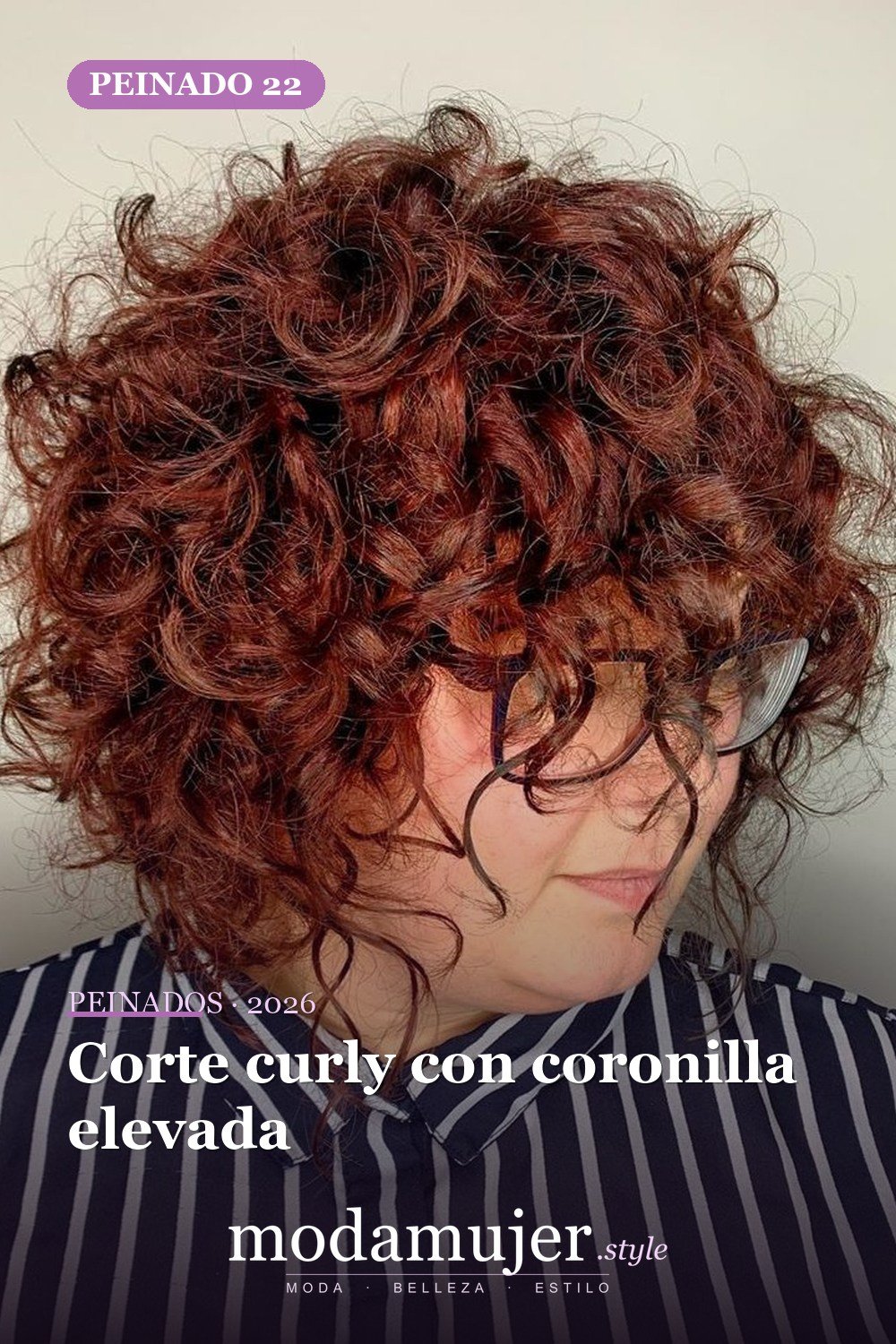 Corte curly con coronilla elevada — Los 50 mejores cortes de pelo y peinados para cabello corto y rizado en 2026