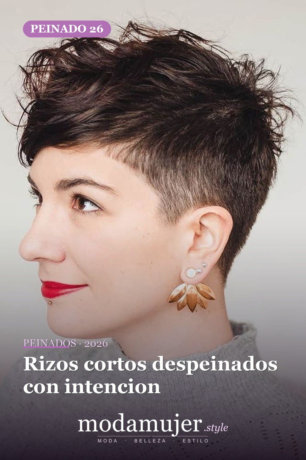Rizos cortos despeinados con intencion — Los 50 mejores cortes de pelo y peinados para cabello corto y rizado en 2026
