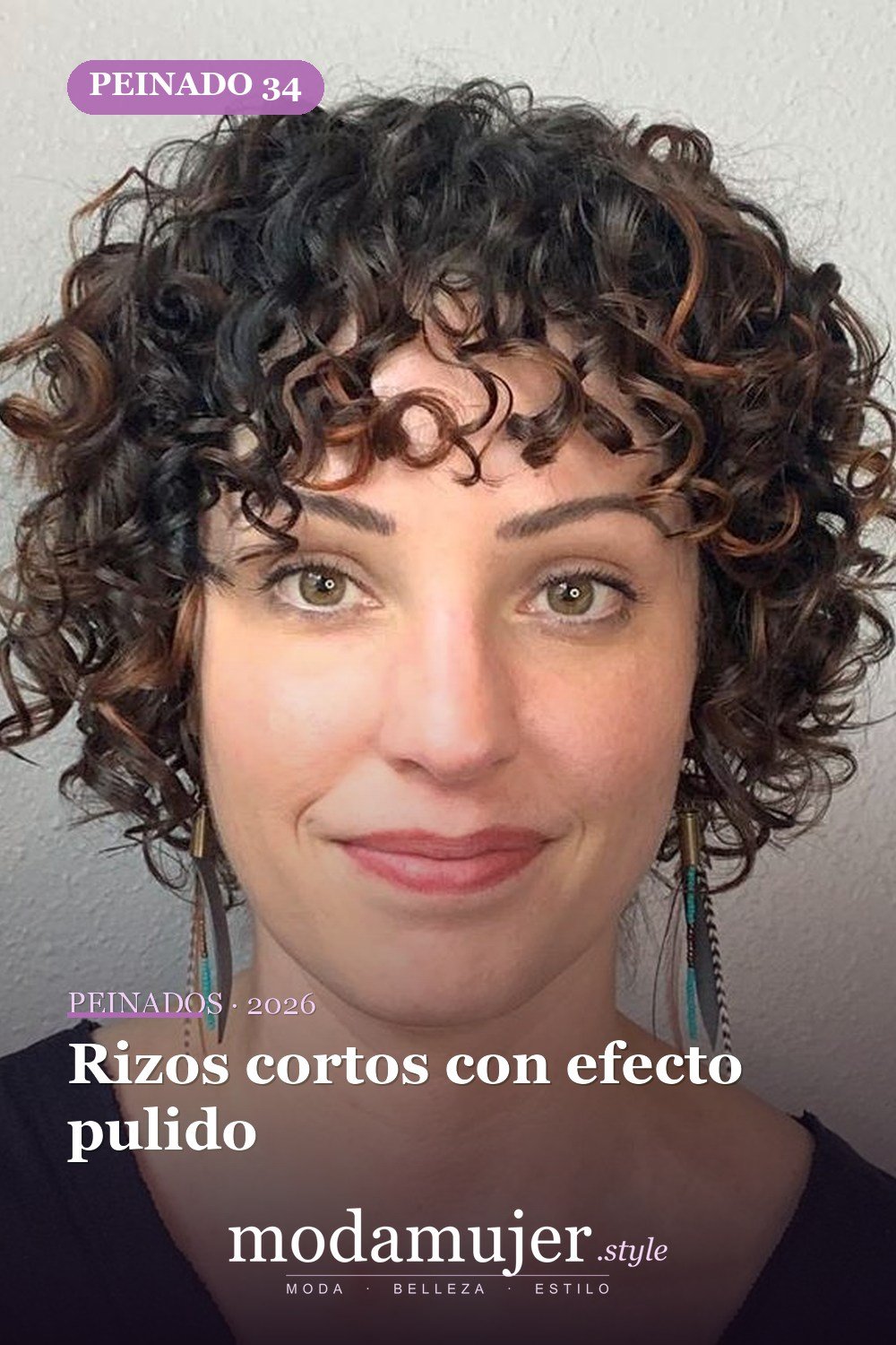 Rizos cortos con efecto pulido — Los 50 mejores cortes de pelo y peinados para cabello corto y rizado en 2026