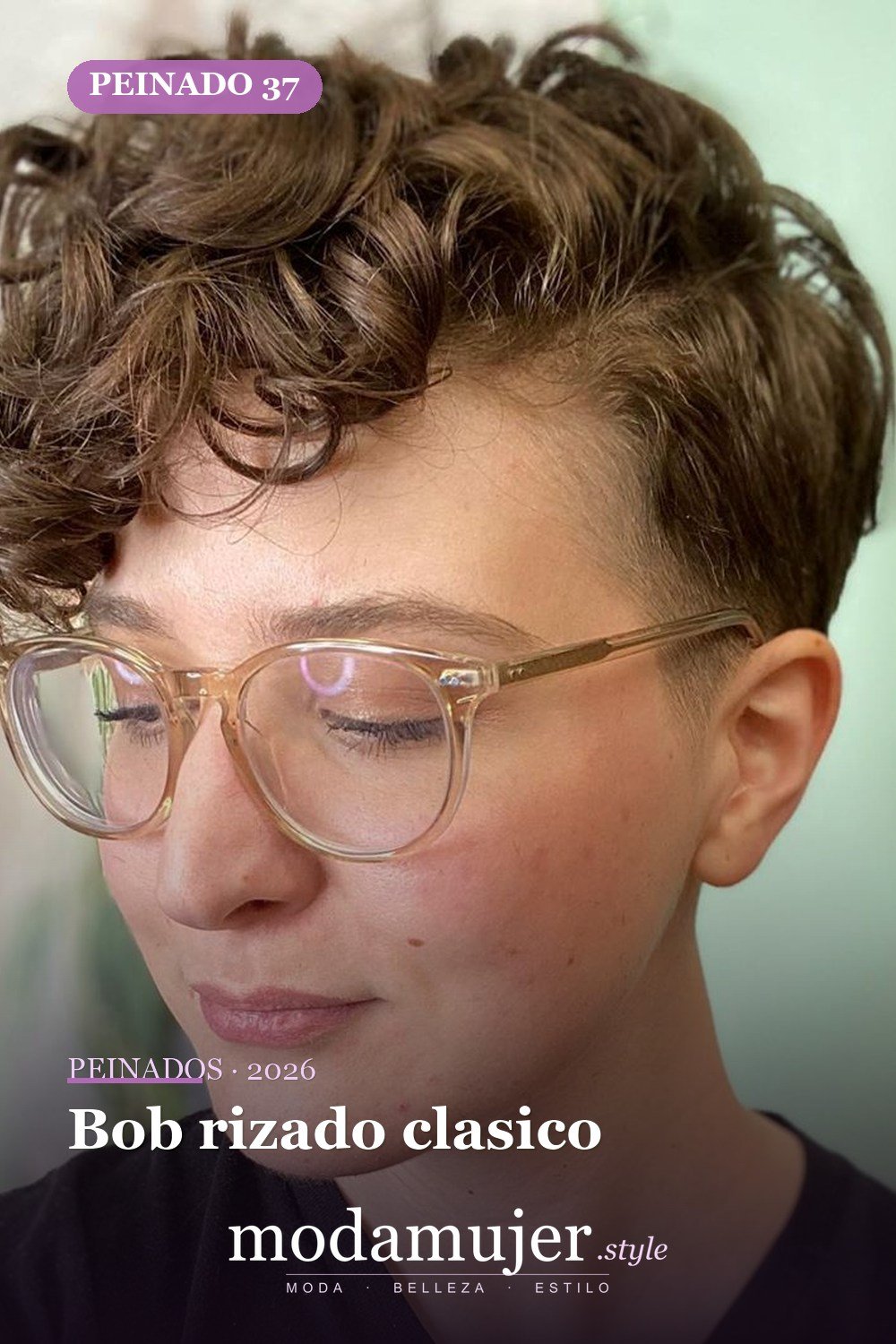 Bob rizado clasico — Los 50 mejores cortes de pelo y peinados para cabello corto y rizado en 2026