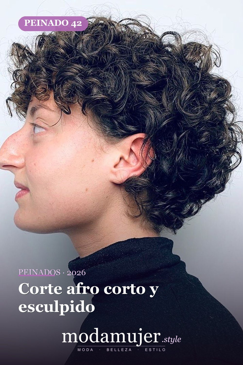 Corte afro corto y esculpido — Los 50 mejores cortes de pelo y peinados para cabello corto y rizado en 2026