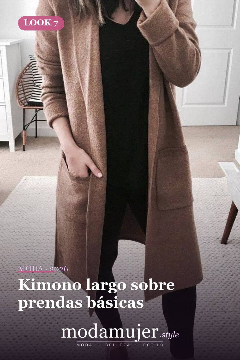 Kimono largo sobre prendas básicas — Más de 21 ideas de trajes de invierno para mujeres casuales y sexys