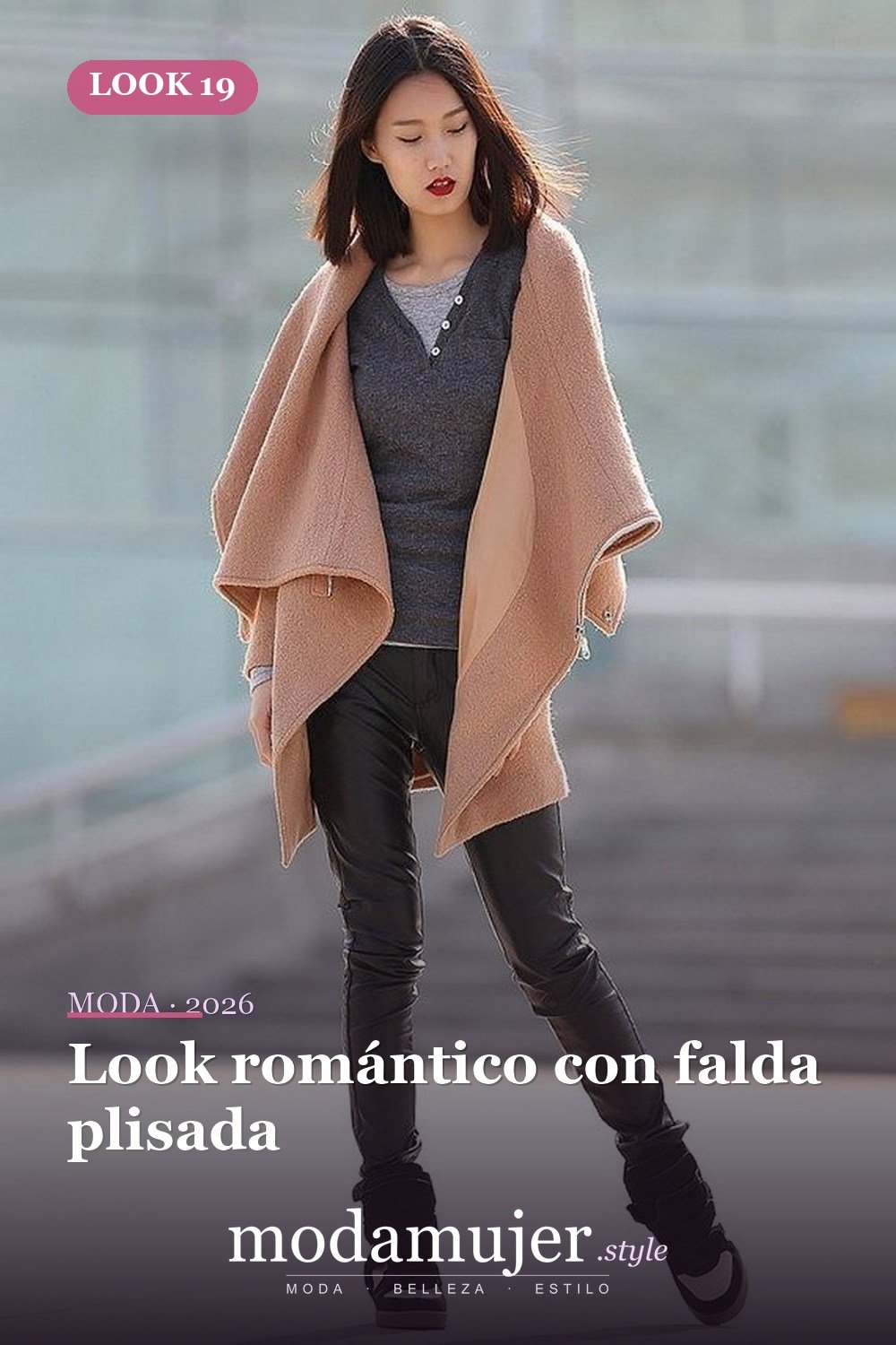 Look romántico con falda plisada — Más de 21 ideas de trajes de invierno para mujeres casuales y sexys