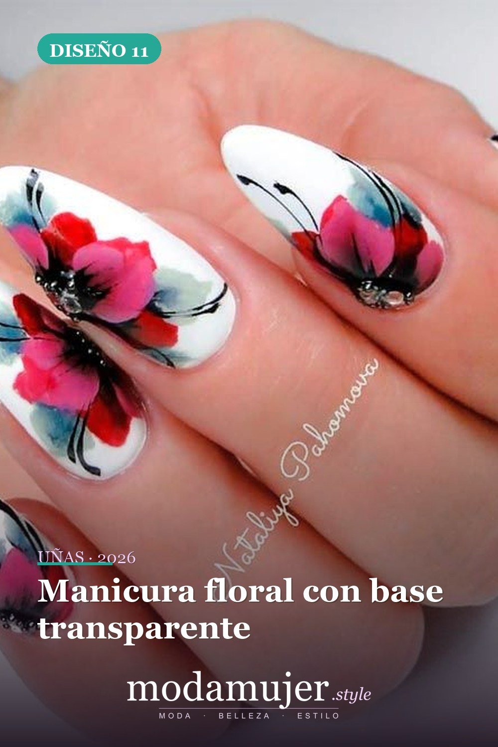 Manicura floral con base transparente — Más de 25 uñas coquetas y lindas para el verano
