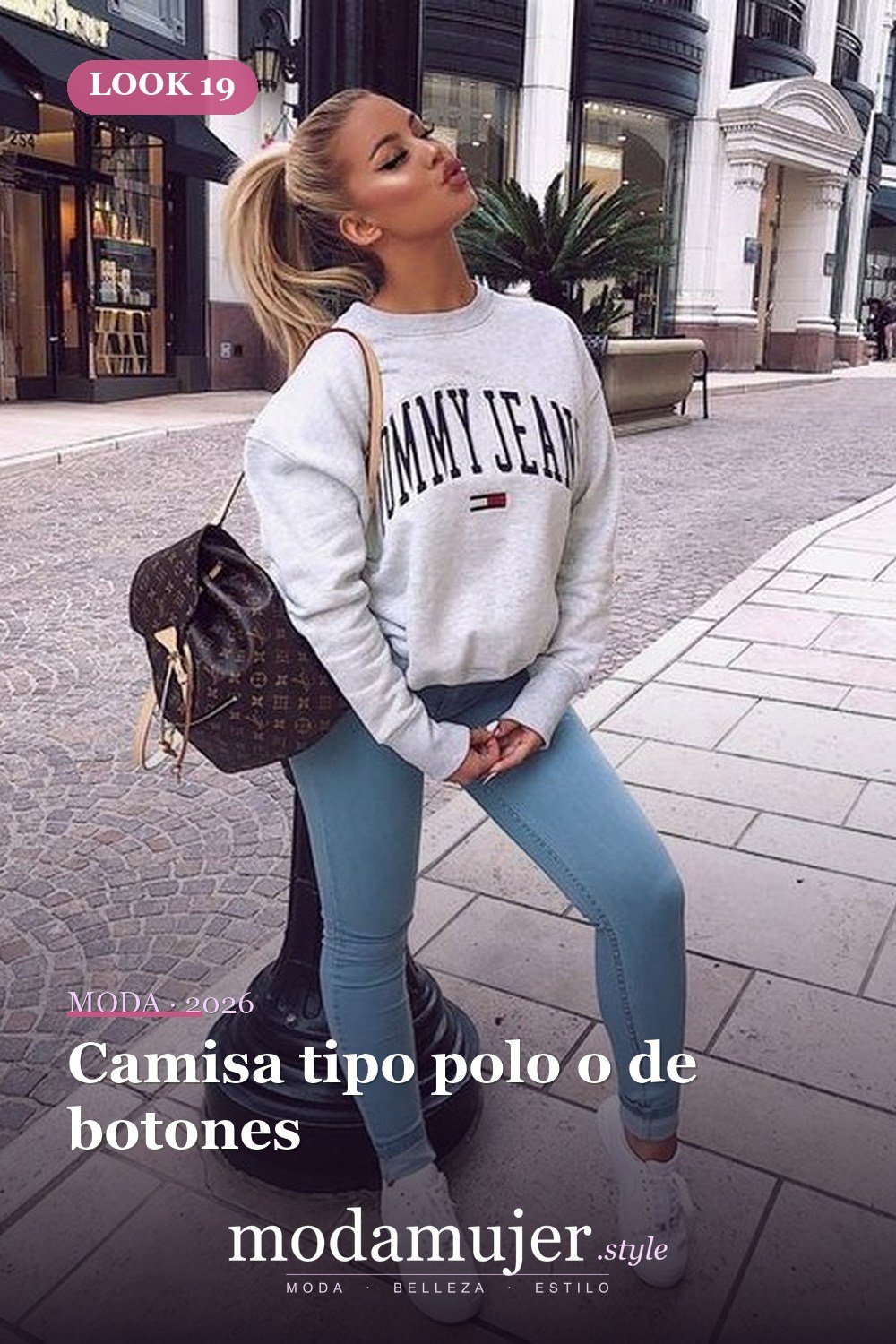 Camisa tipo polo o de botones — Más de 29 ideas de outfits básicos de invierno que toda mujer debe conocer