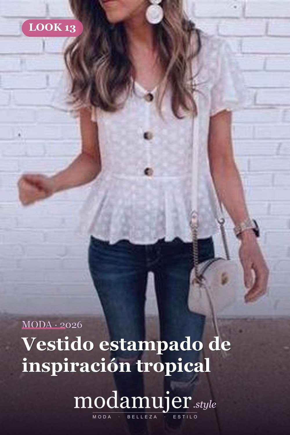 Vestido estampado de inspiración tropical — Más de 30 ideas de trajes de verano para mujer en 2026