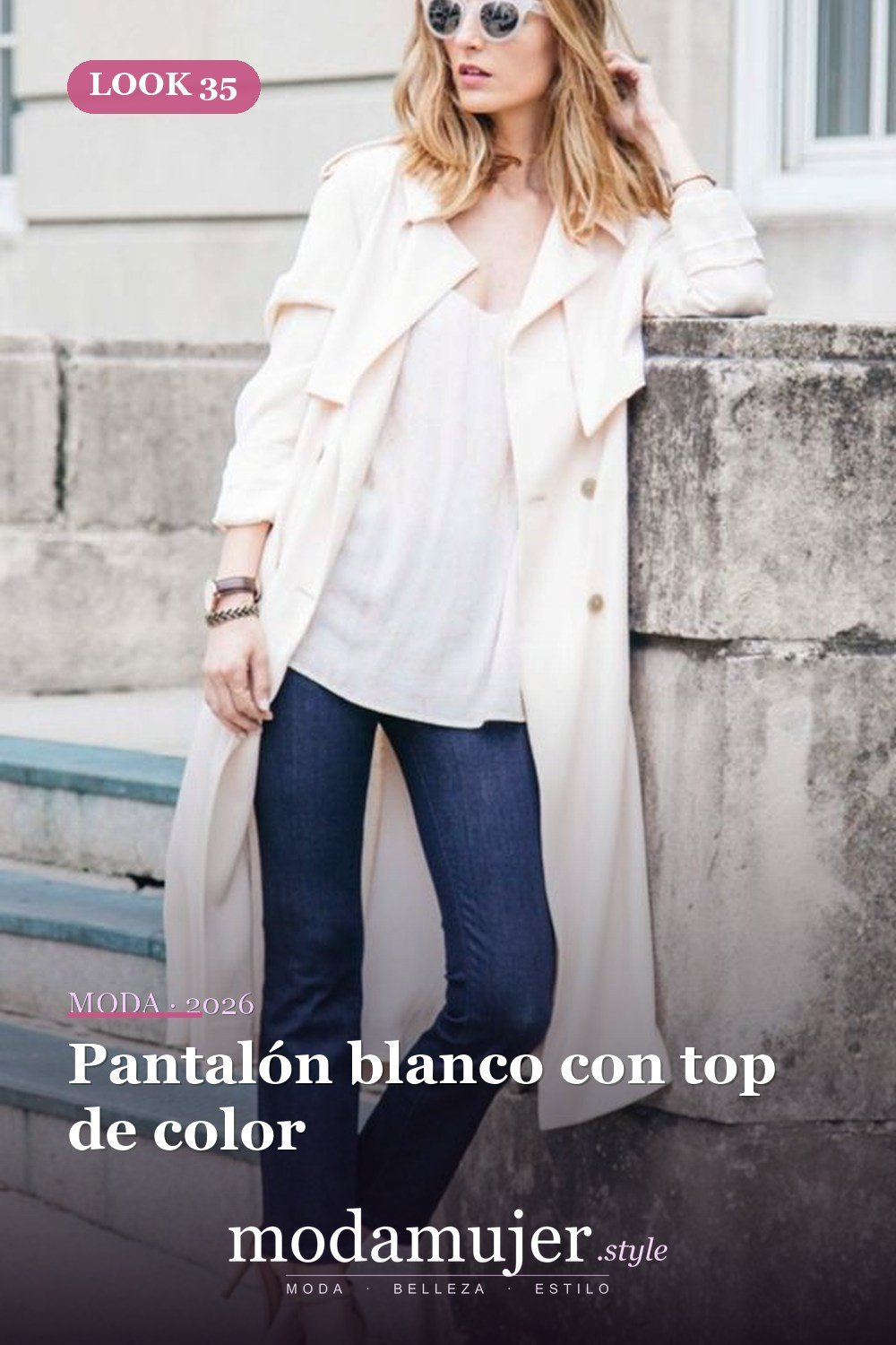 Pantalón blanco con top de color — Más de 35 acogedoras ideas de trajes de primavera cómodos para usar todos los días