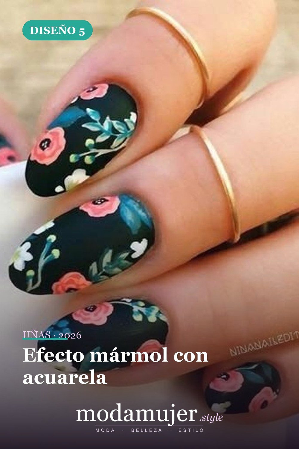 Efecto mármol con acuarela — Más de 35 ideas de arte de uñas de acuarela inusuales que se ven geniales