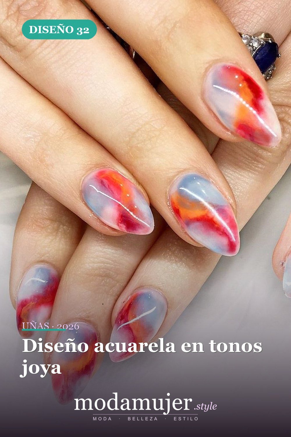 Diseño acuarela en tonos joya — Más de 35 ideas de arte de uñas de acuarela inusuales que se ven geniales
