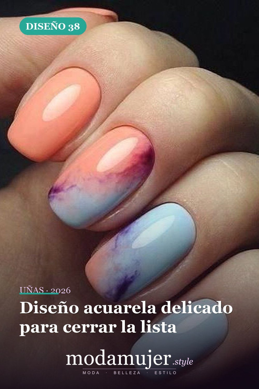 Diseño acuarela delicado para cerrar la lista — Más de 35 ideas de arte de uñas de acuarela inusuales que se ven geniales