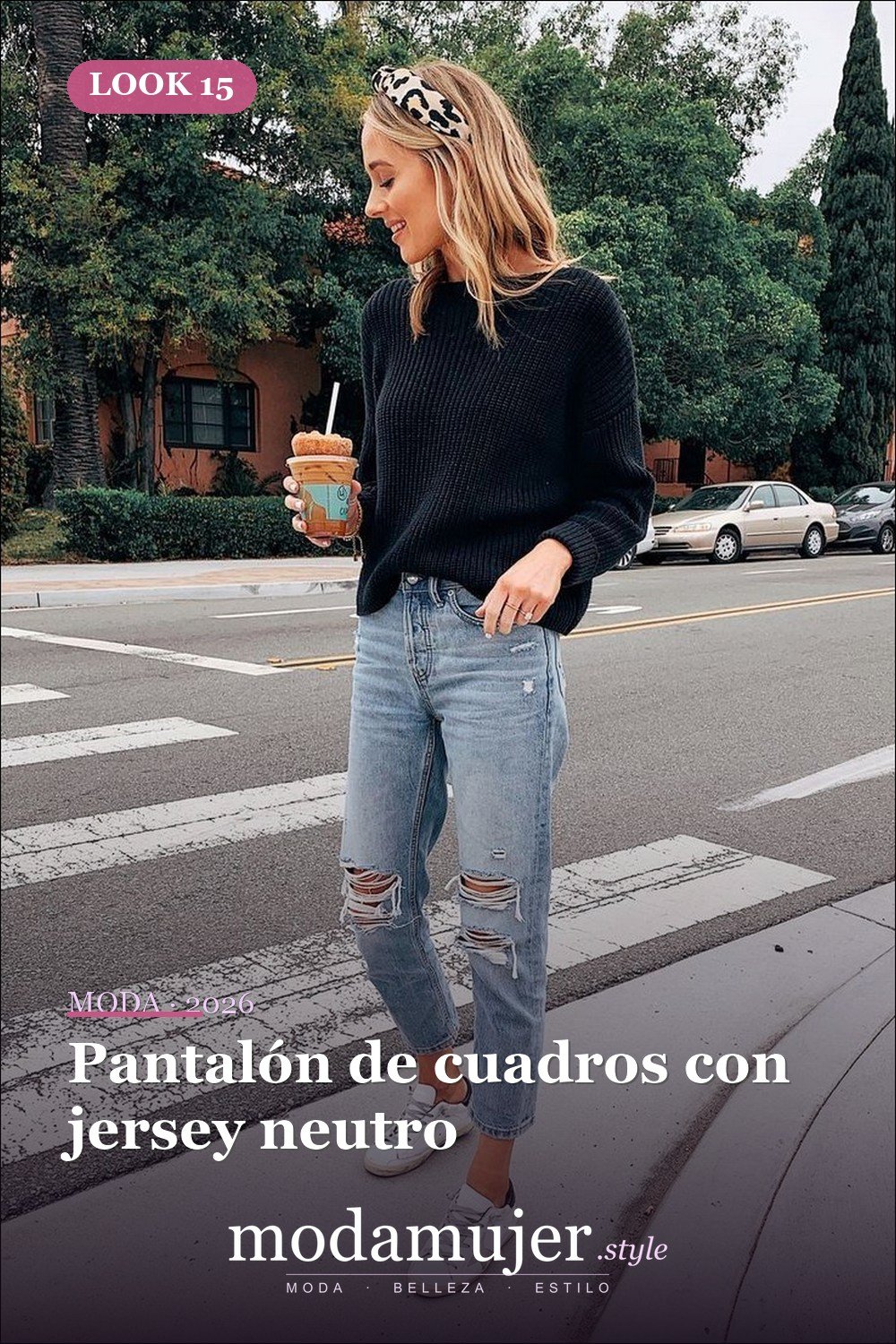 Pantalón de cuadros con jersey neutro — Más de 40 ideas de trajes de invierno para mujeres en 2026