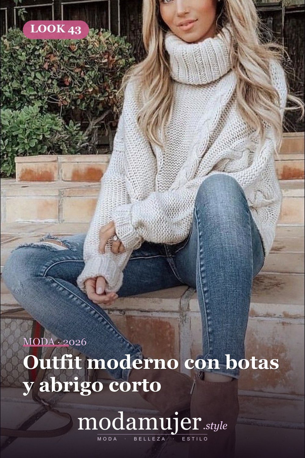 Outfit moderno con botas y abrigo corto — Más de 40 ideas de trajes de invierno para mujeres en 2026