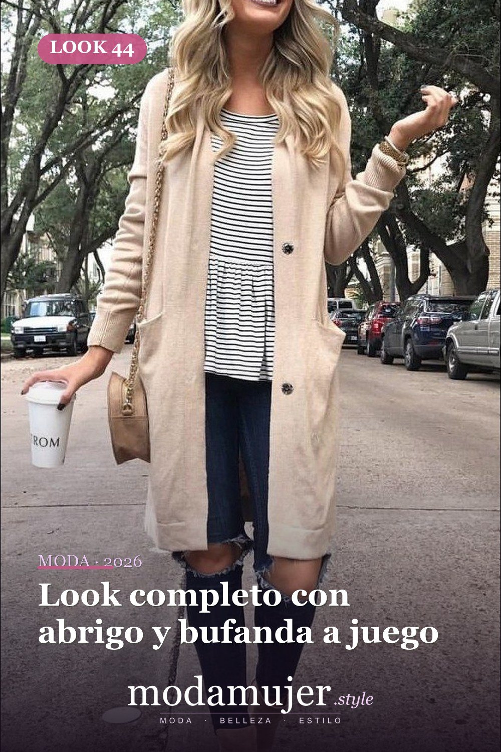 Look completo con abrigo y bufanda a juego — Más de 40 ideas de trajes de invierno para mujeres en 2026