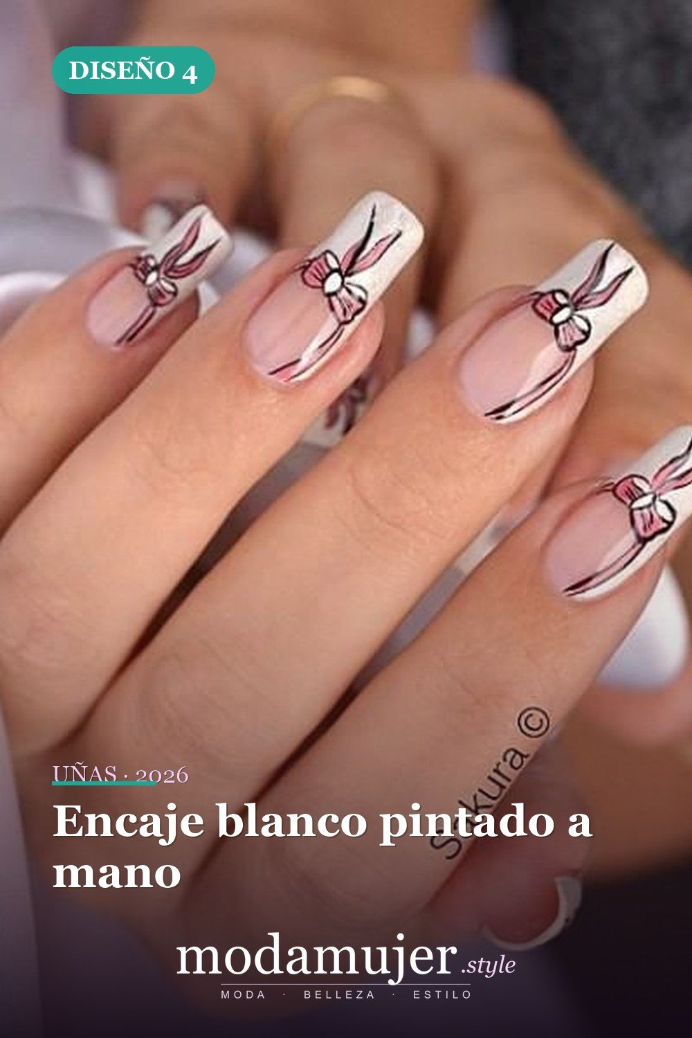 Encaje blanco pintado a mano — Más de 40 ideas inspiradoras de arte de uñas para la fiesta de bodas