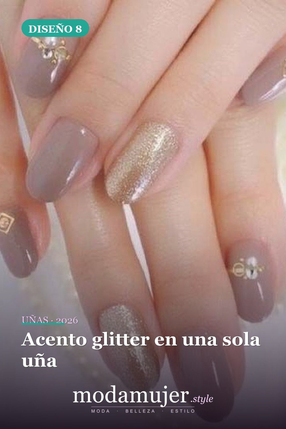 Acento glitter en una sola uña — Más de 40 ideas inspiradoras de arte de uñas para la fiesta de bodas