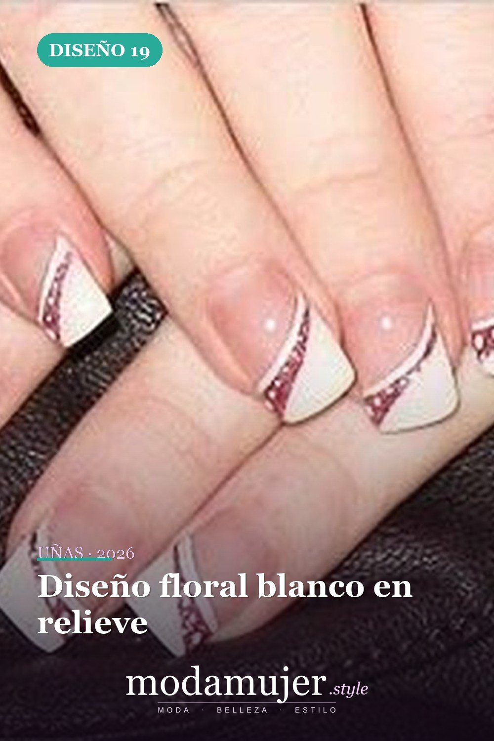 Diseño floral blanco en relieve — Más de 40 ideas inspiradoras de arte de uñas para la fiesta de bodas