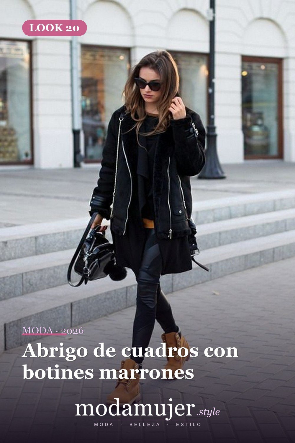 Abrigo de cuadros con botines marrones — Más de 41 combinaciones de botas y abrigos para el invierno 2026