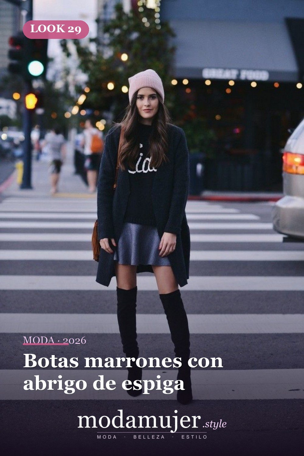Botas marrones con abrigo de espiga — Más de 41 combinaciones de botas y abrigos para el invierno 2026