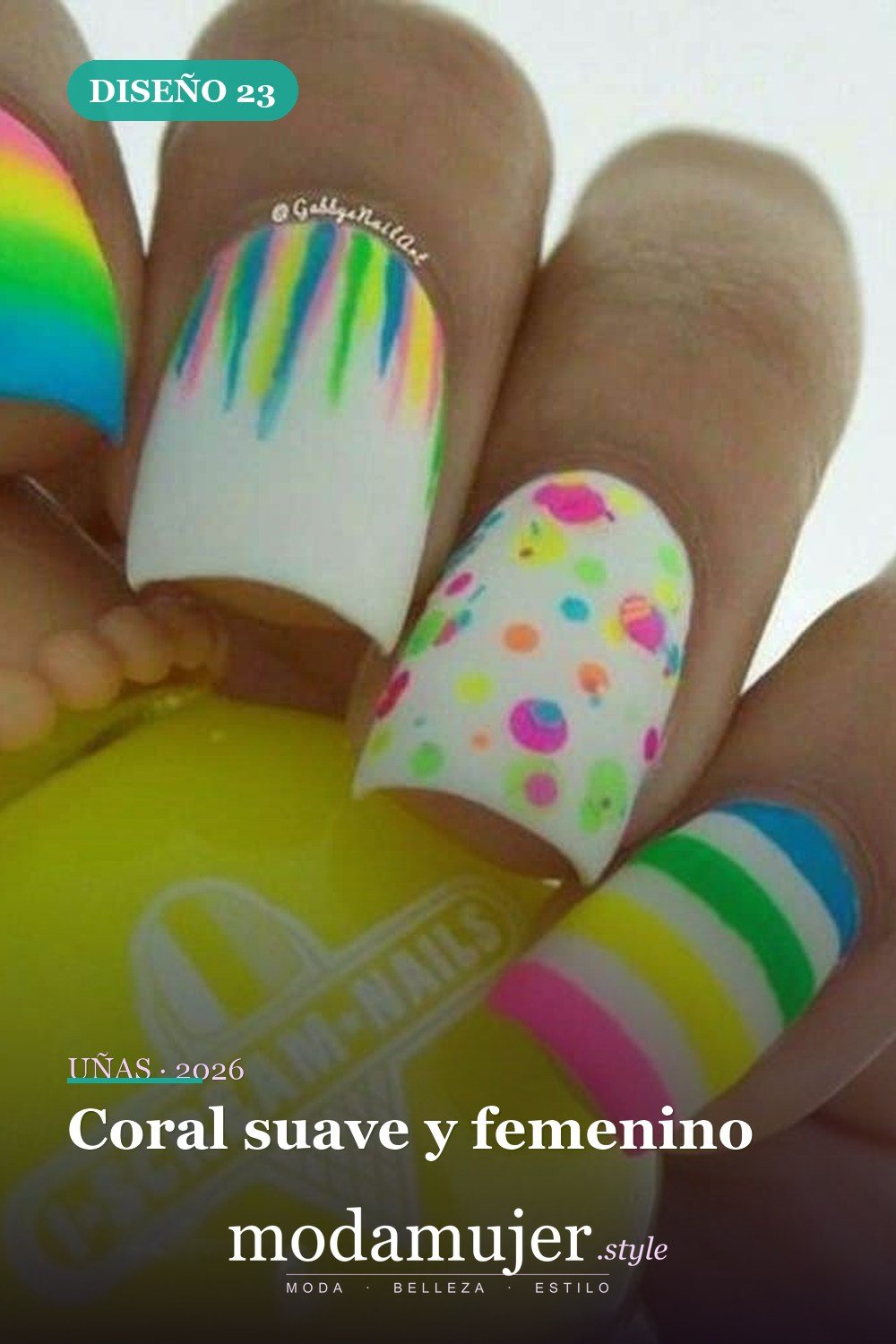 Coral suave y femenino — Más de 42 ideas modernas de diseño de uñas de Pascua