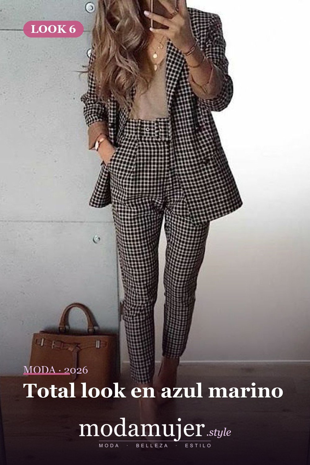 Total look en azul marino — Más de 42 trajes casuales de trabajo para mujeres para el invierno