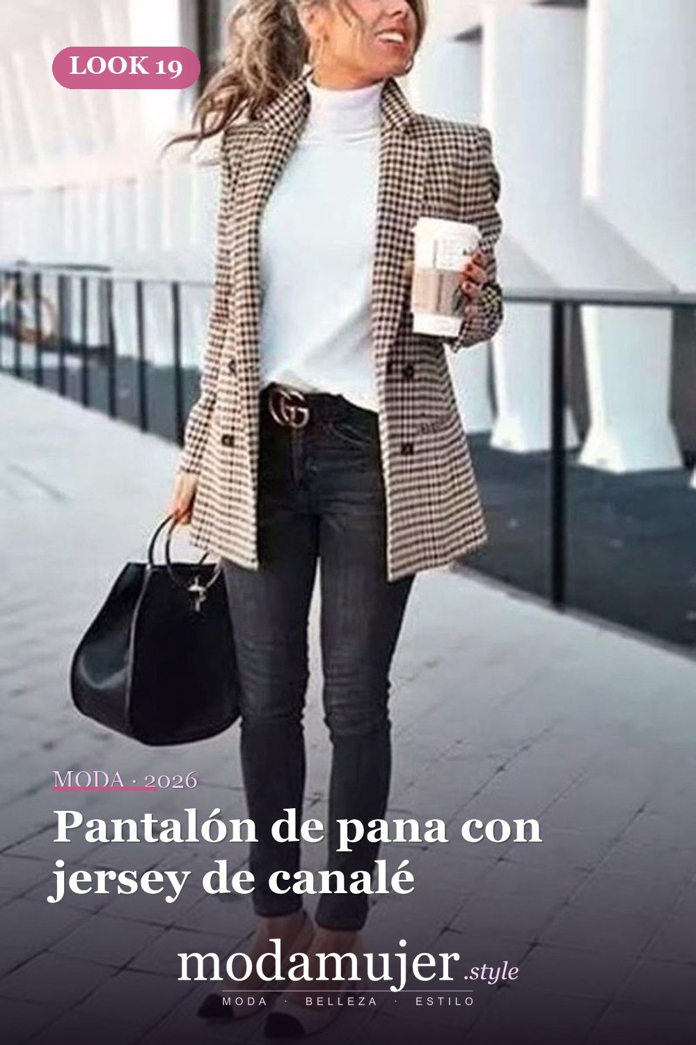 Pantalón de pana con jersey de canalé — Más de 42 trajes casuales de trabajo para mujeres para el invierno