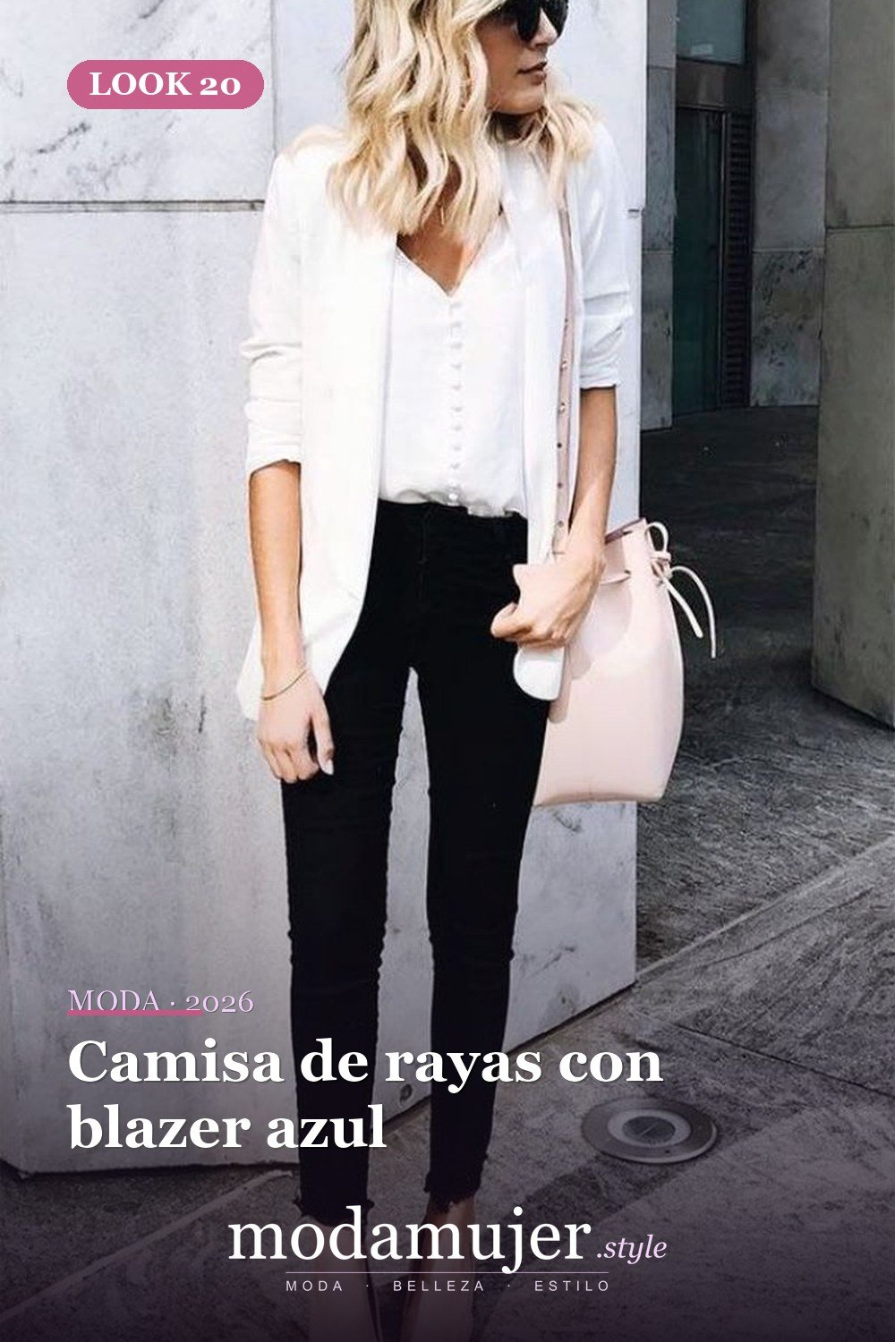 Camisa de rayas con blazer azul — Más de 42 trajes casuales de trabajo para mujeres para el invierno