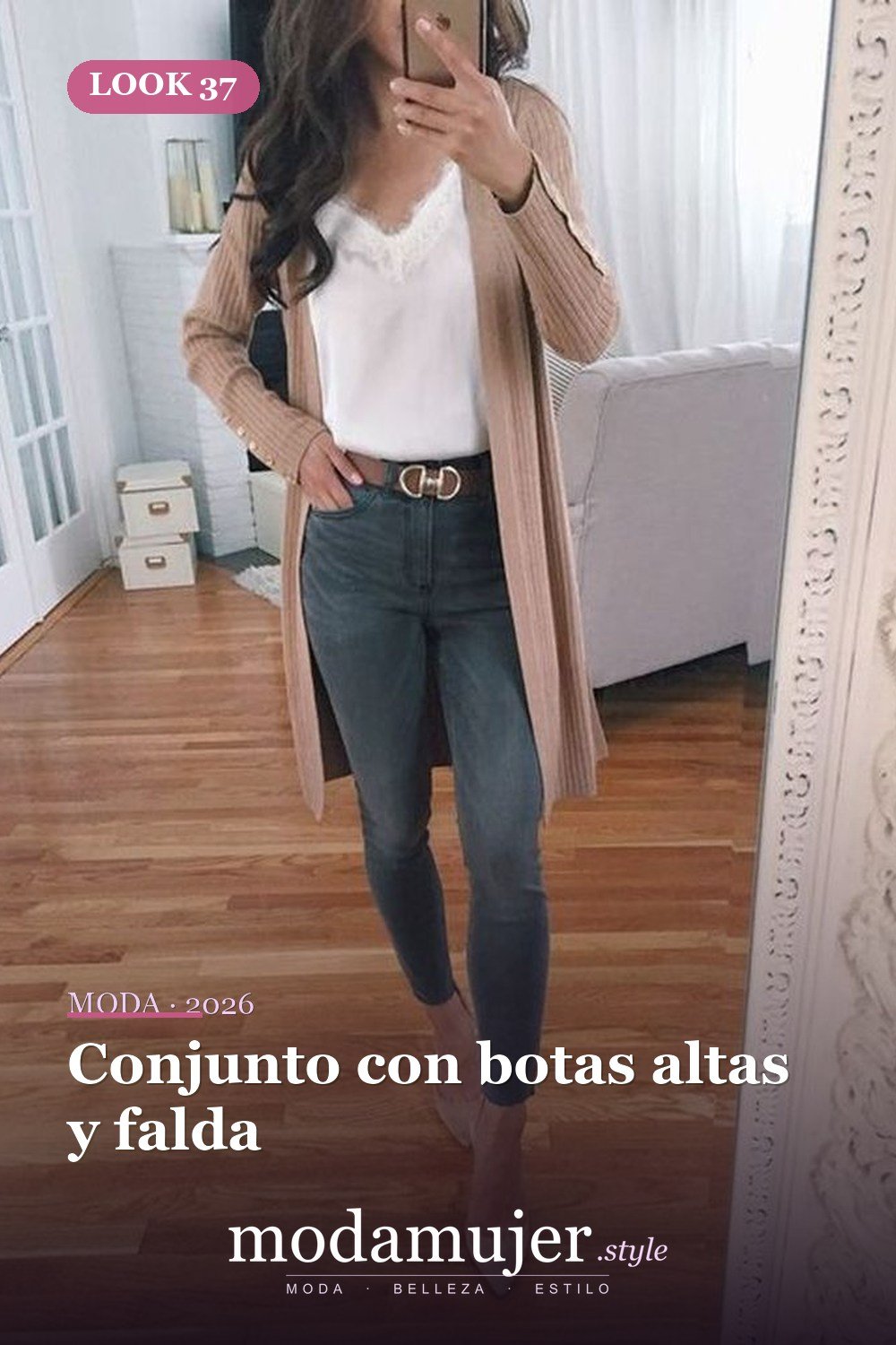 Conjunto con botas altas y falda — Más de 42 trajes casuales de trabajo para mujeres para el invierno