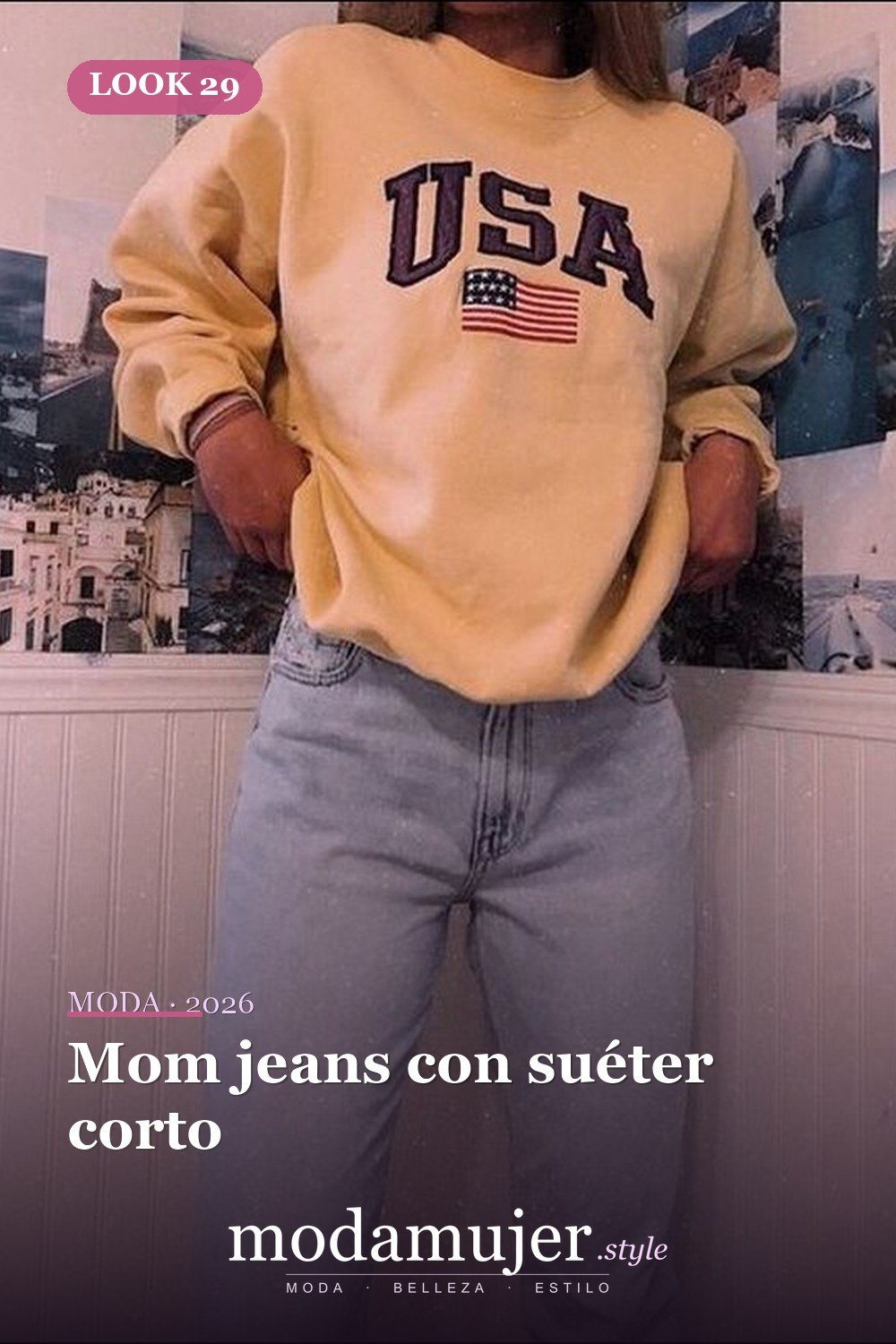 Mom jeans con suéter corto — Más de 45 conjuntos de invierno para la escuela que te encantarán