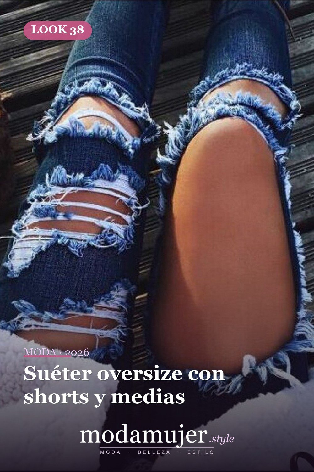 Suéter oversize con shorts y medias — Más de 45 conjuntos de invierno para la escuela que te encantarán