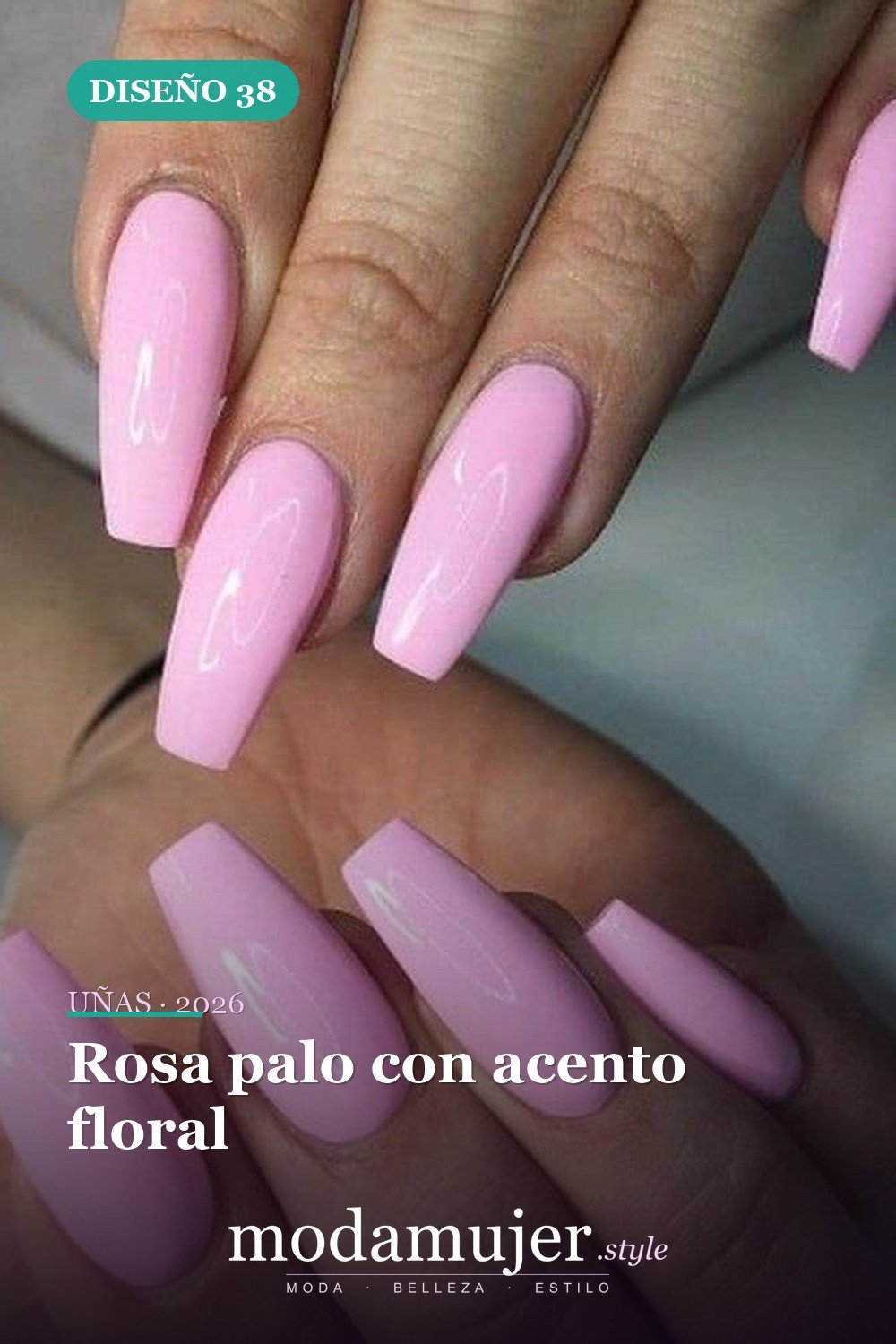 Rosa palo con acento floral — Más de 46 bonitos diseños de uñas de ataúd acrílico que debes probar