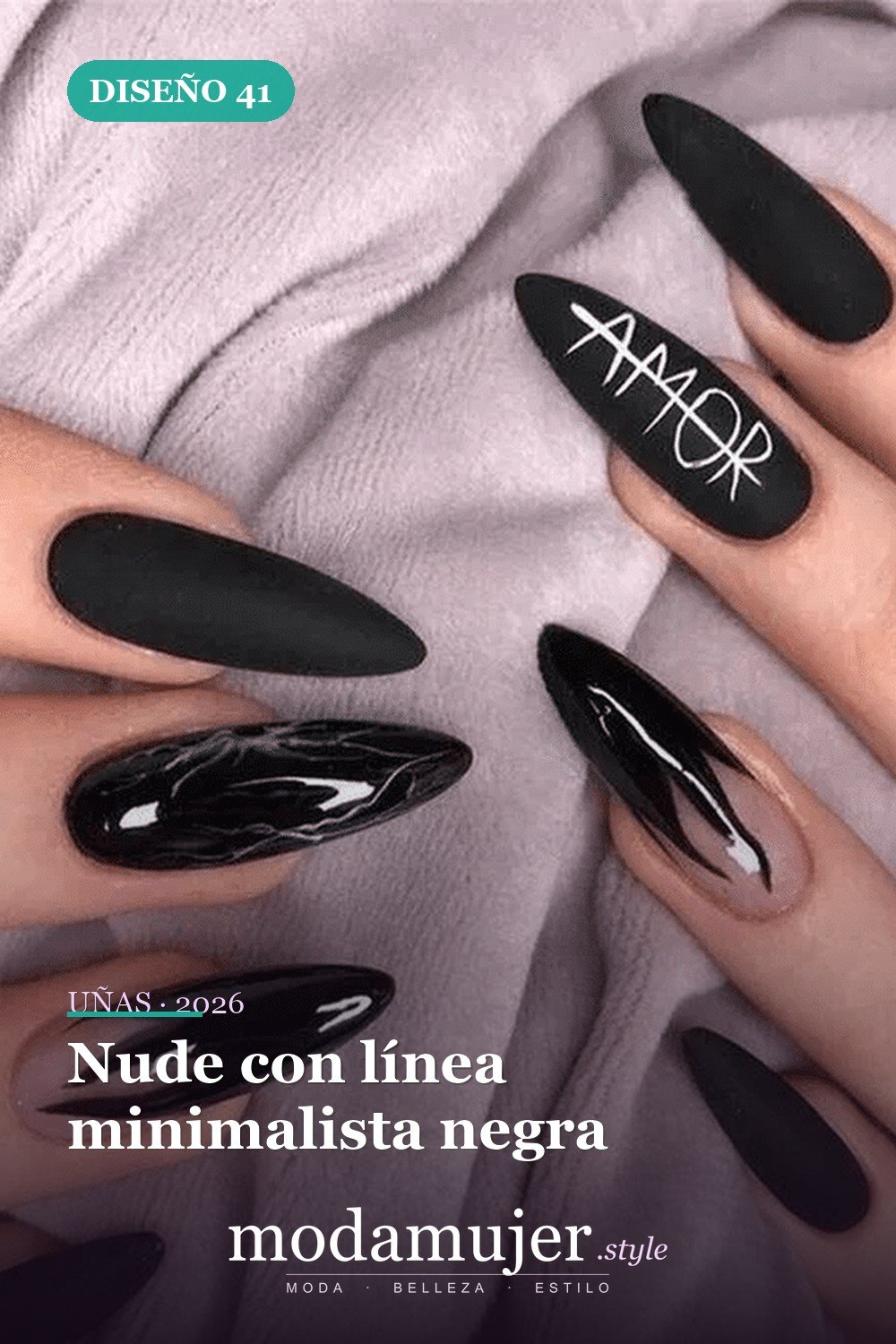 Nude con línea minimalista negra — Más de 46 bonitos diseños de uñas de ataúd acrílico que debes probar