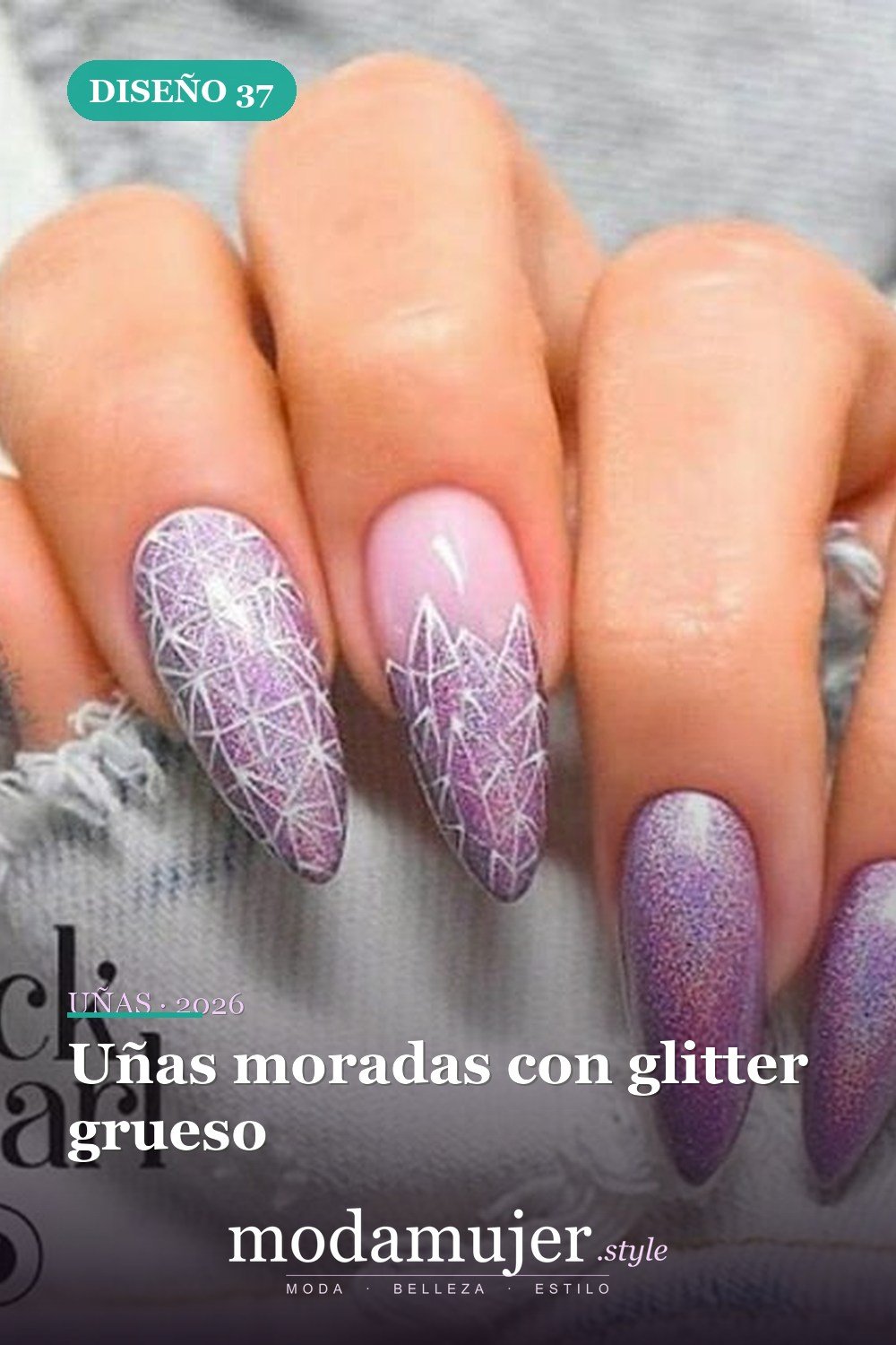 Uñas moradas con glitter grueso — Más de 60 encantadores y hermosos diseños de uñas morados