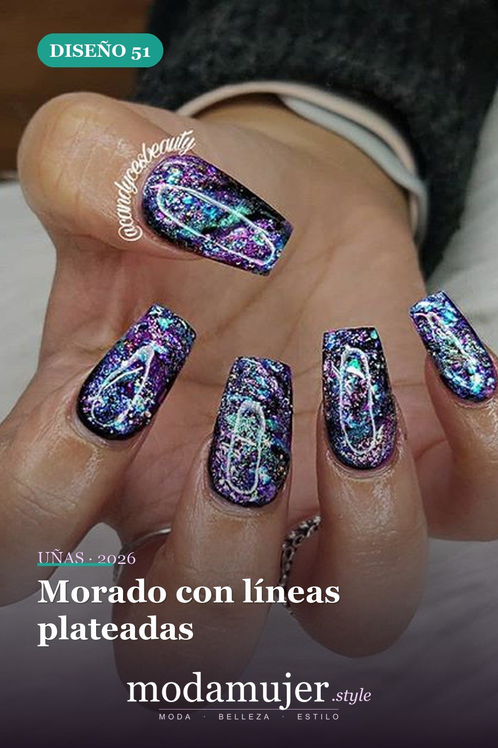 Morado con líneas plateadas — Más de 60 encantadores y hermosos diseños de uñas morados