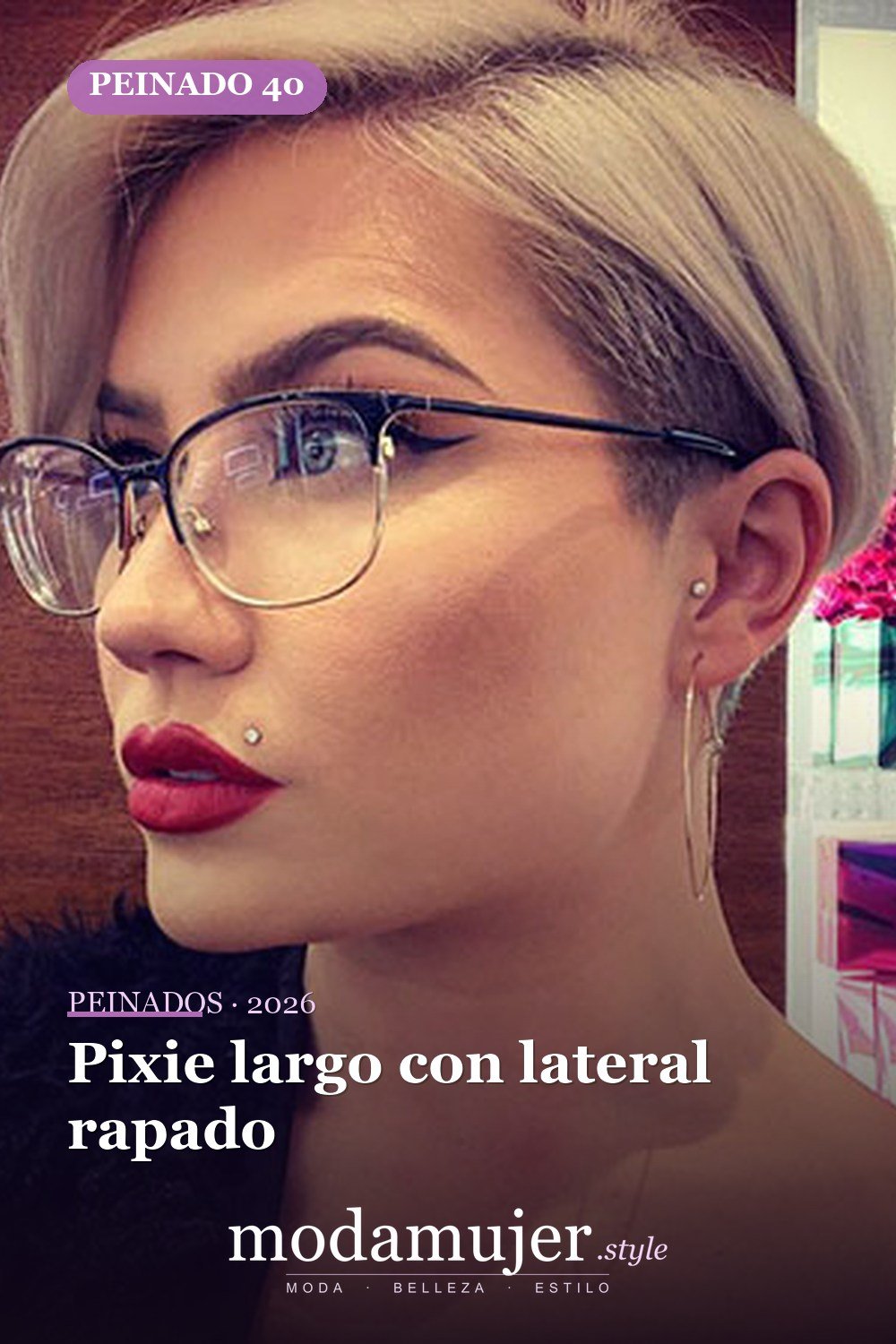 Pixie largo con lateral rapado — Más de 70 ideas de corte pixie para mujer en 2026