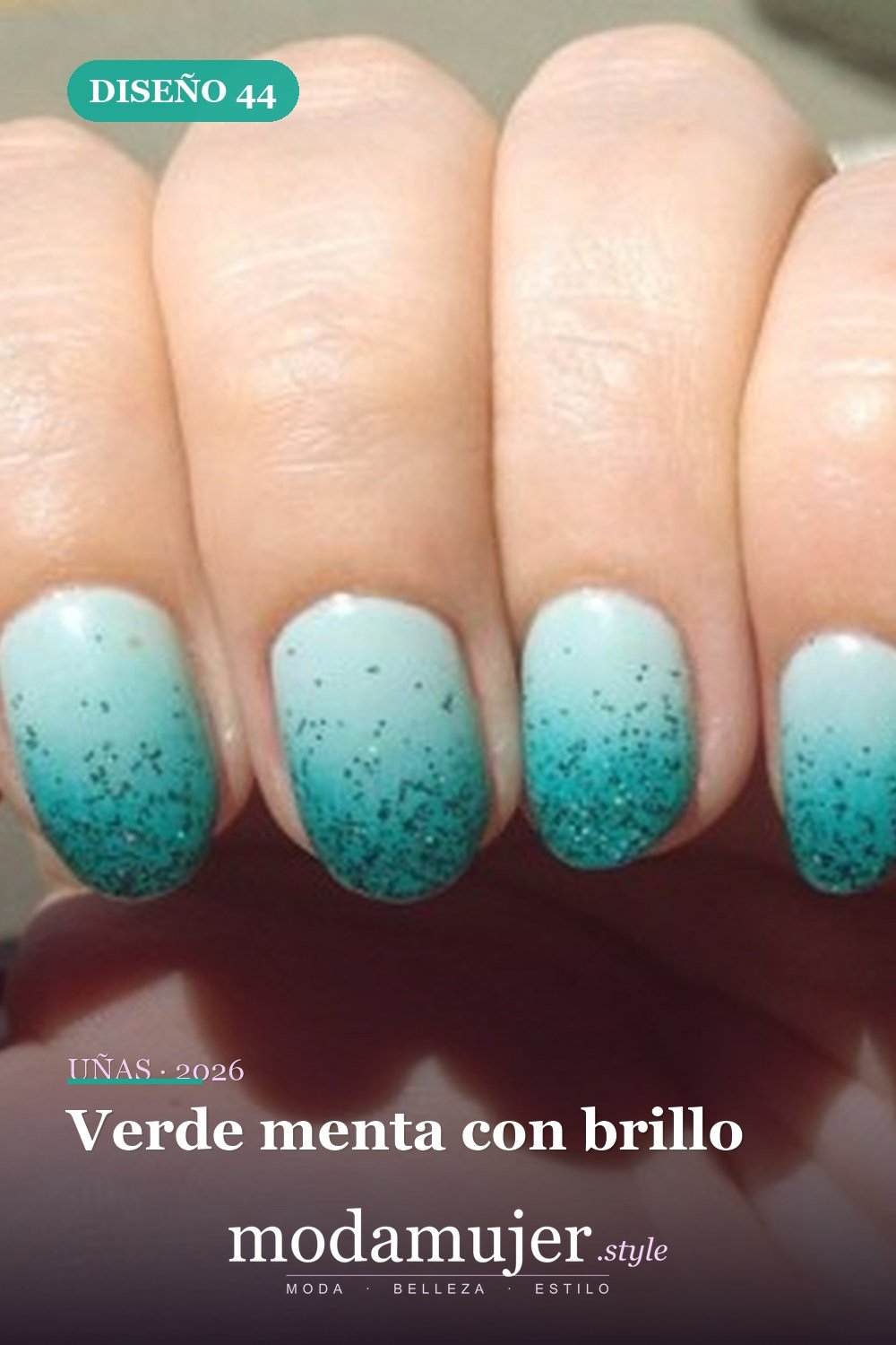 Verde menta con brillo — Más de 90 ideas glamorosas de uñas de punta francesa: ¡todo sobre el rosa!