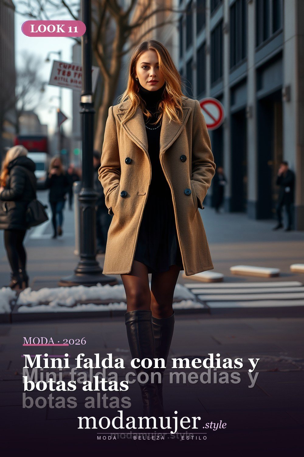 Mini falda con medias y botas altas — 30 outfits con falda para mujer en 2026: ideas para cada ocasion