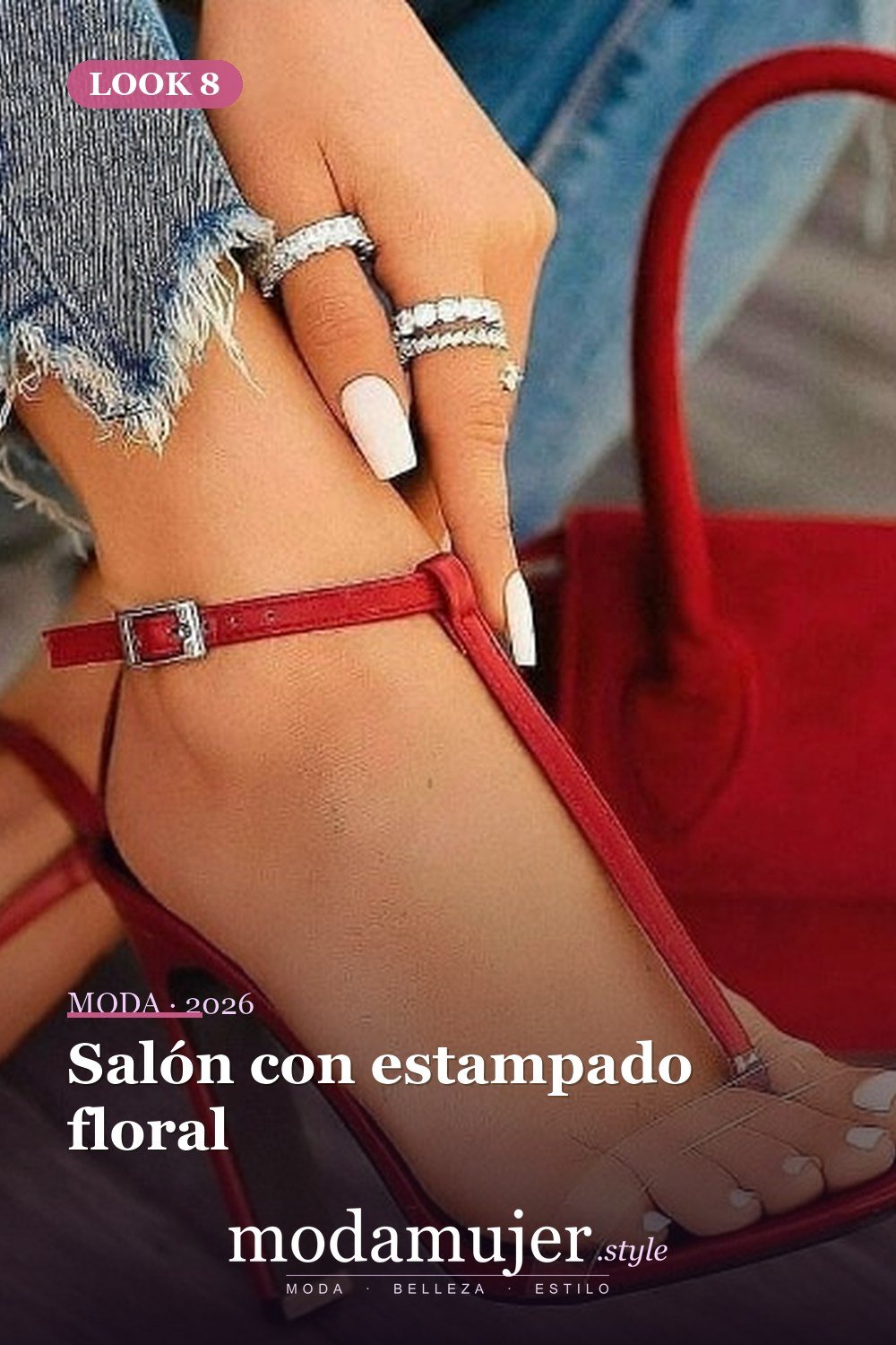 Salón con estampado floral — Tacones de salón con diseños elegantes Salón con estampado floral — Tacones de salón con diseños elegantes