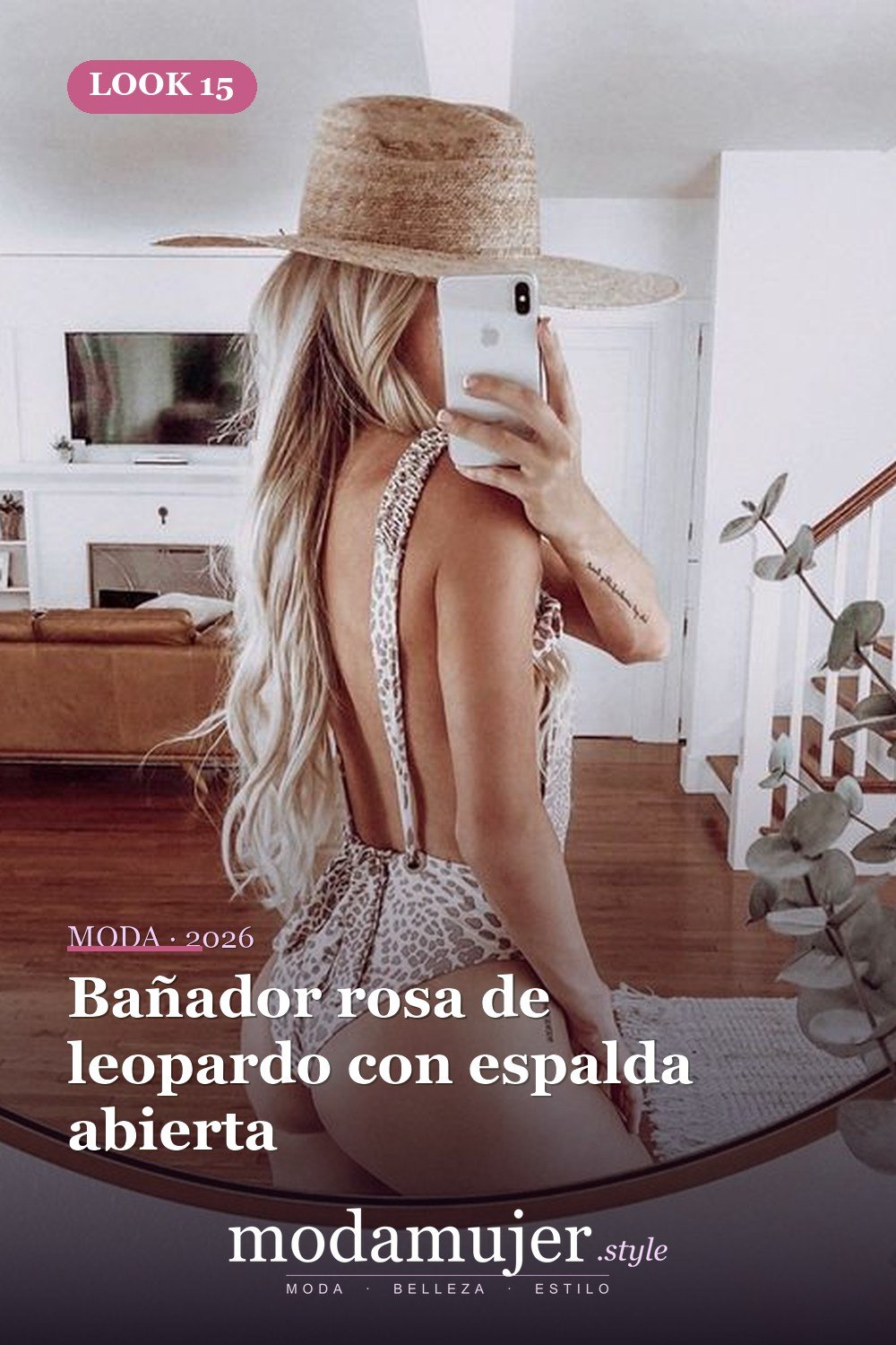 Bañador rosa de leopardo con espalda abierta — Tendencias de trajes de baño para 2026: 26 ideas para inspirarte