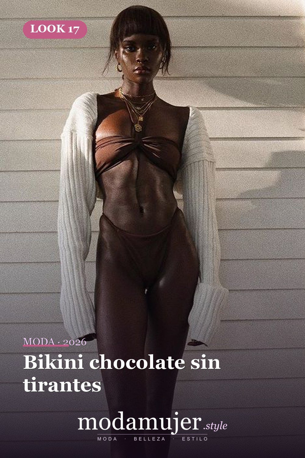 Bikini chocolate sin tirantes — Tendencias de trajes de baño para 2026: 26 ideas para inspirarte