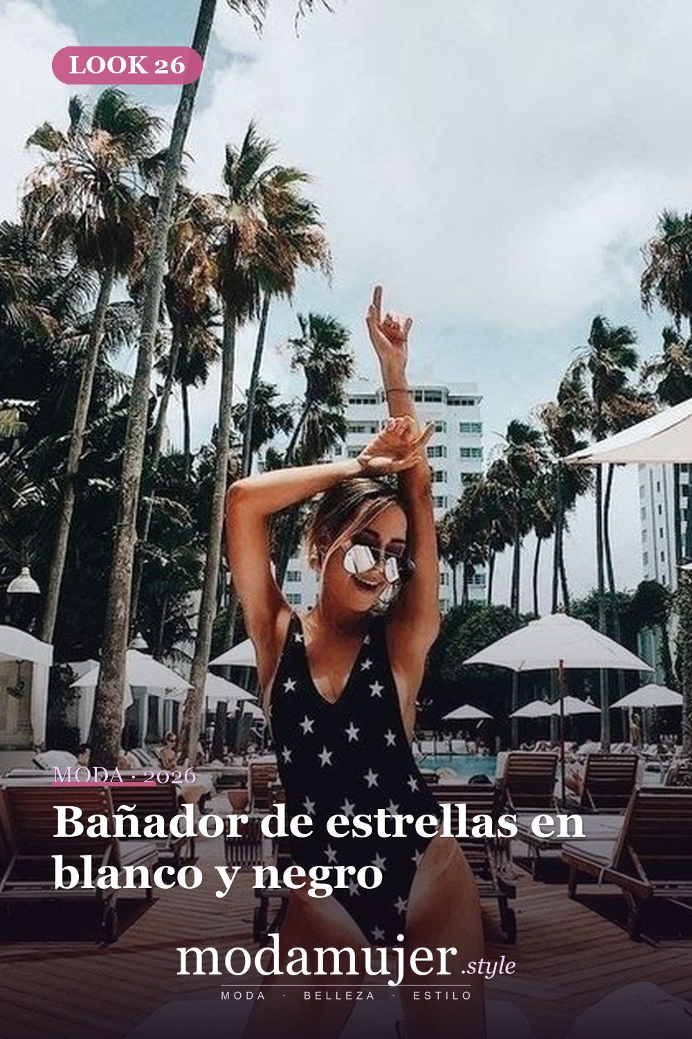 Bañador de estrellas en blanco y negro — Tendencias de trajes de baño para 2026: 26 ideas para inspirarte