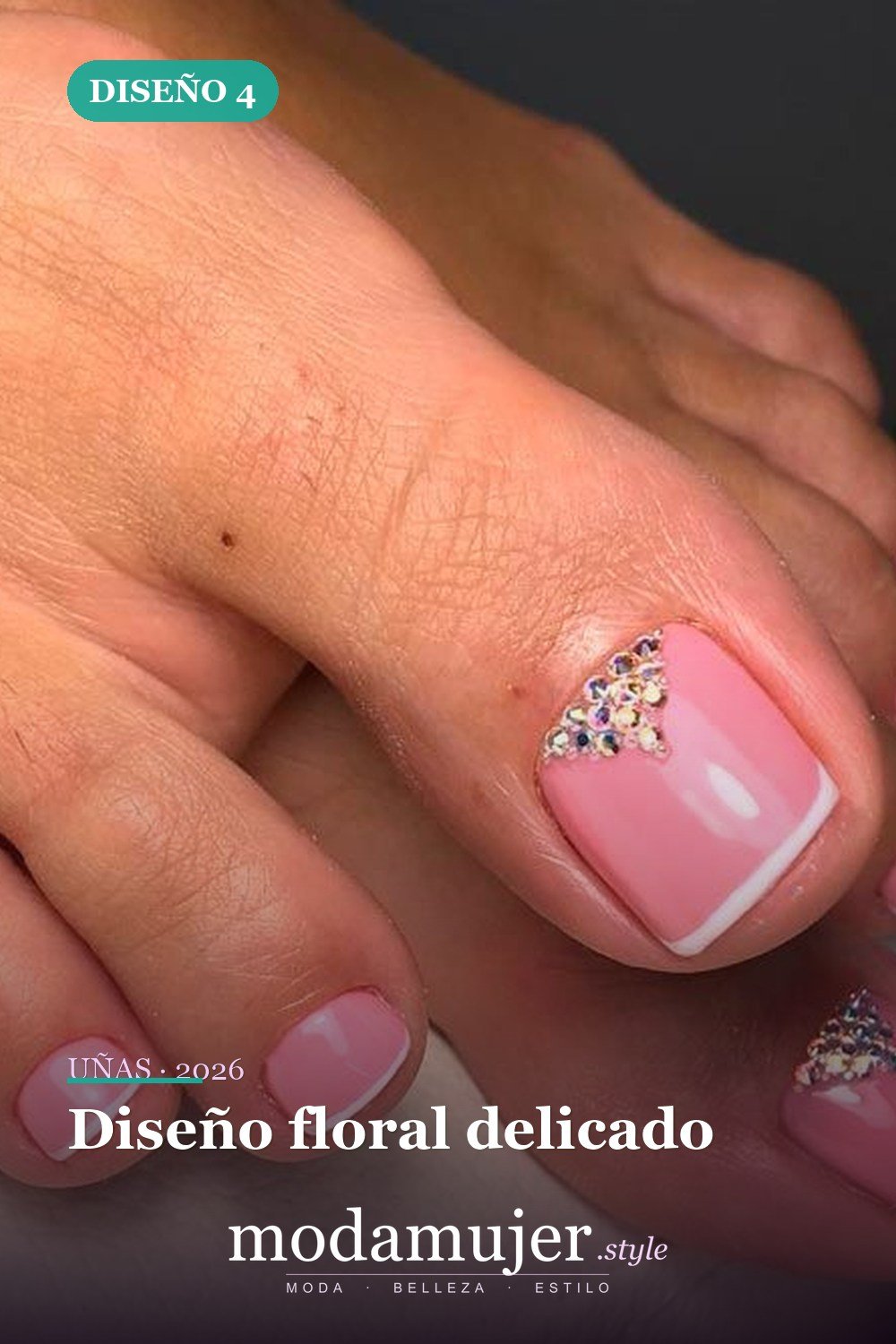Diseño floral delicado — Ideas hermosas de arte de uñas para los pies que debes probar