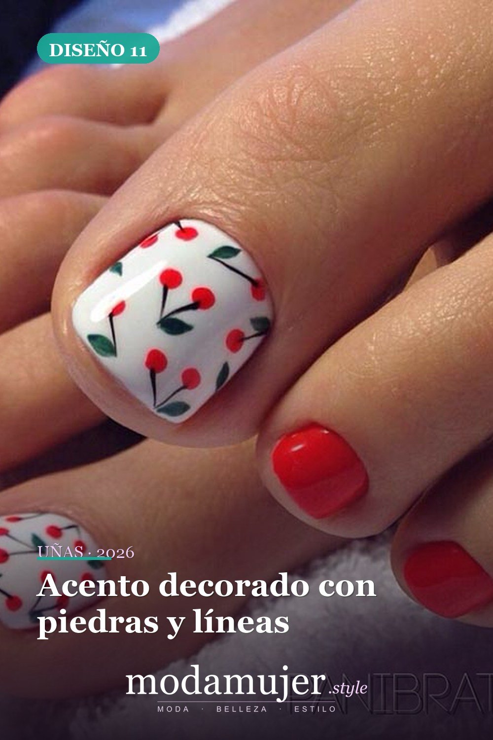 Acento decorado con piedras y líneas — Ideas hermosas de arte de uñas para los pies que debes probar